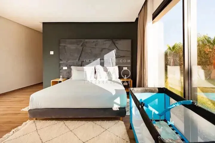 Villa moderne de plain-pied avec 5 chambres