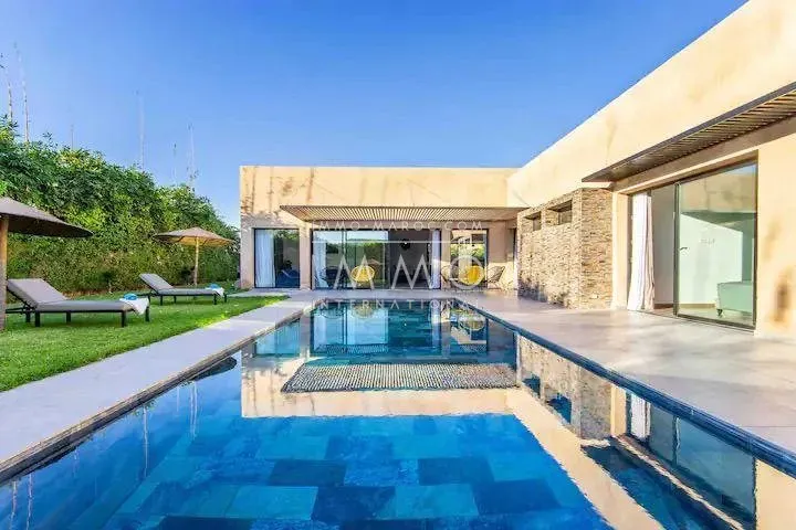 Villa moderne de plain-pied avec 5 chambres