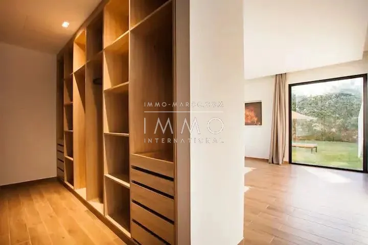 Villa moderne de plain-pied avec 5 chambres