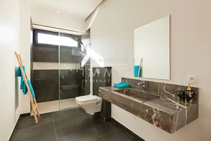 Villa moderne de plain-pied avec 5 chambres