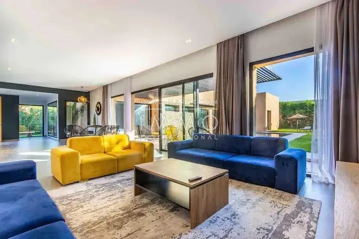 Villa moderne de plain-pied avec 5 chambres