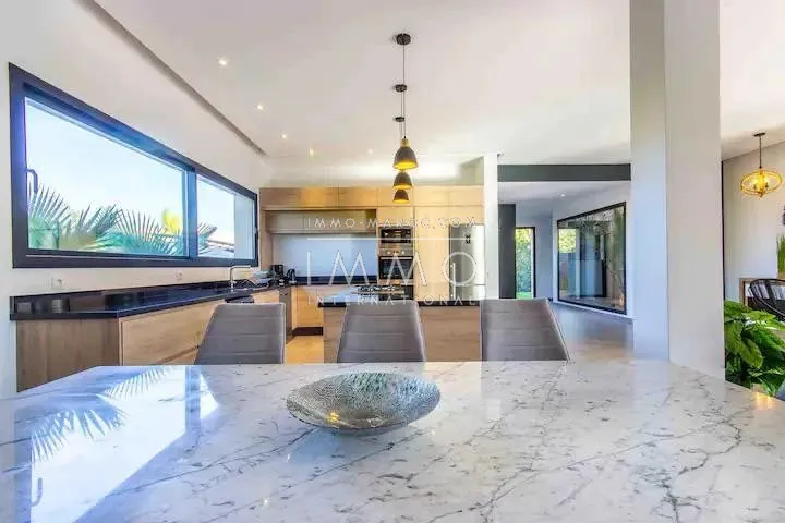 Villa moderne de plain-pied avec 5 chambres