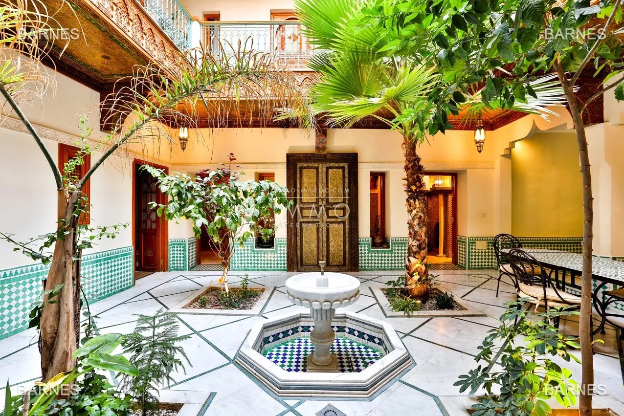 Riad , 6 suites, 6 baths, living room, fireplace , dining room , large pool , jacuzzi , patio, terrace, elevator.