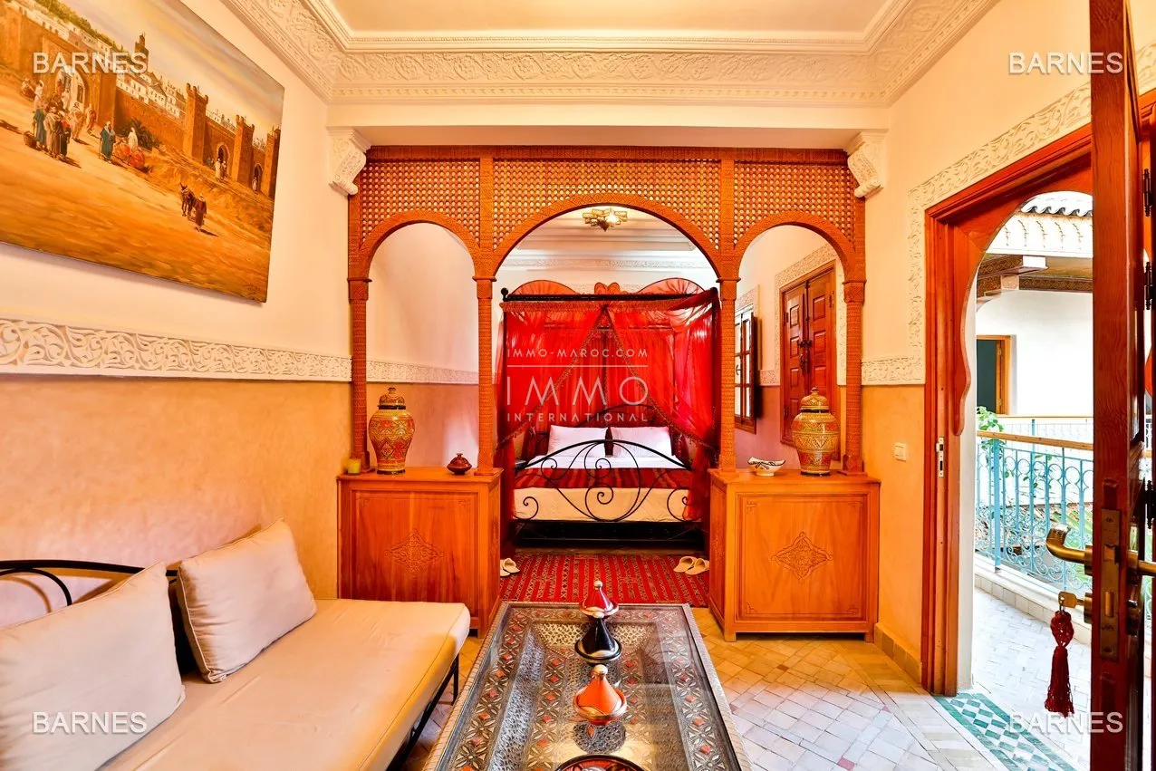 Riad , 6 suites, 6 baths, living room, fireplace , dining room , large pool , jacuzzi , patio, terrace, elevator.