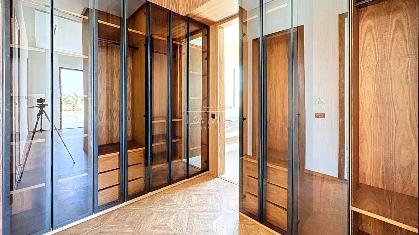 Contemporary single-story villa on a 1,350 m² plot – delivery in 2025.