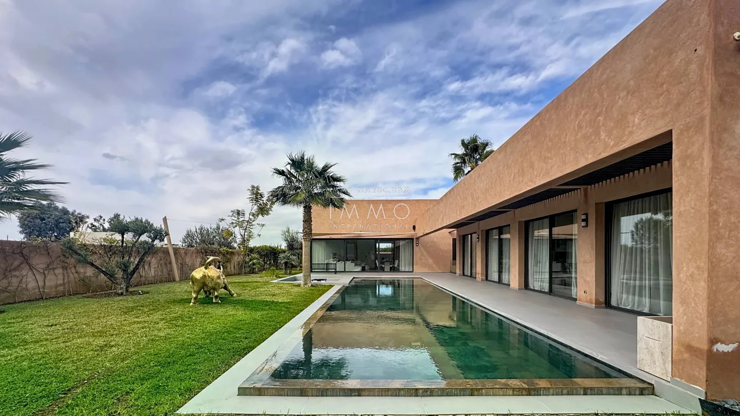 Contemporary villa under construction