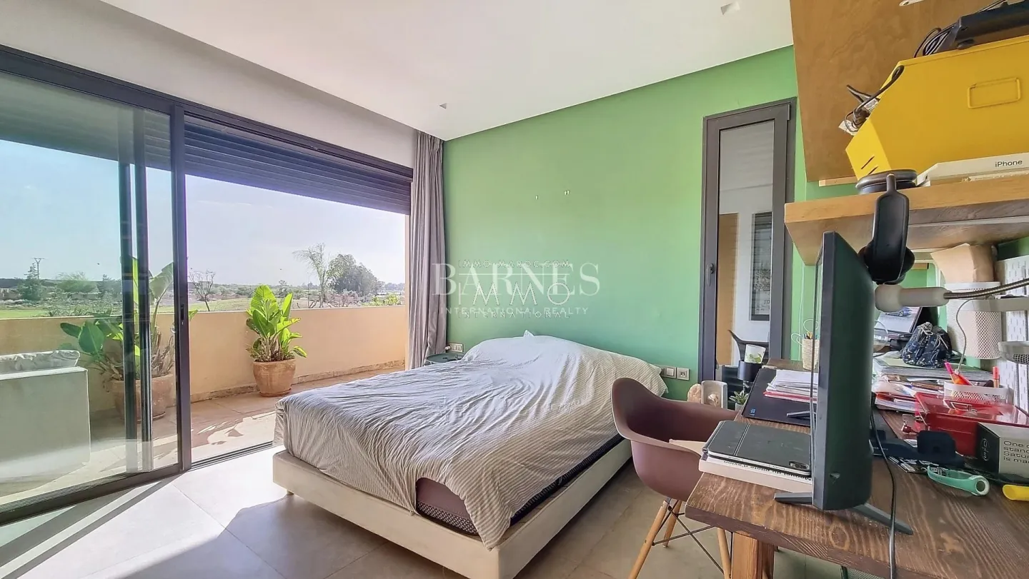 Luxury house for sale in marrakech, fronting a golf course.