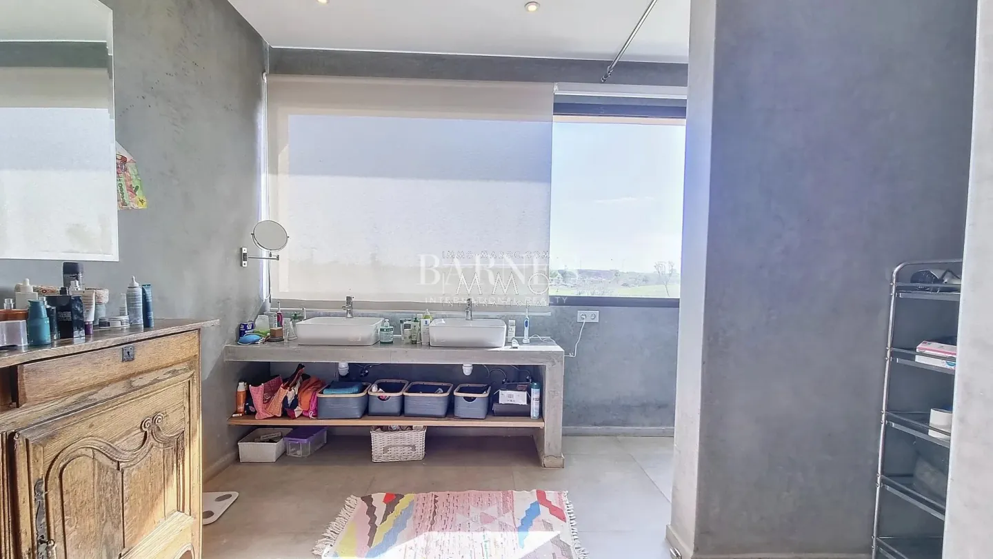 Luxury house for sale in marrakech, fronting a golf course.