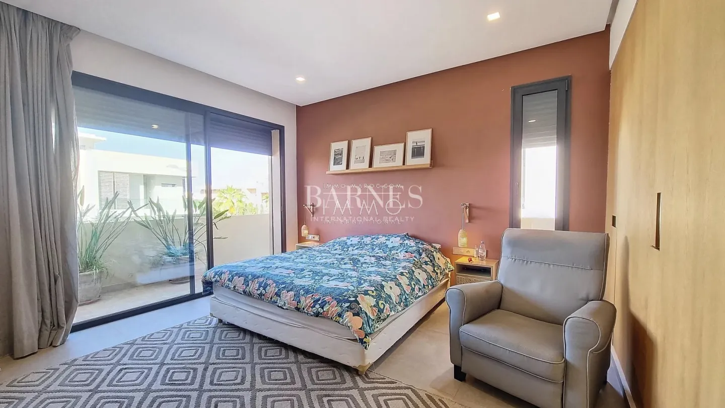 Luxury house for sale in marrakech, fronting a golf course.