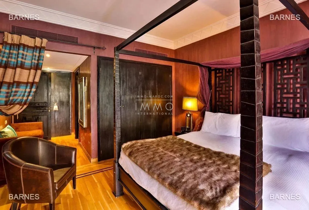 Sumptuous duplex with private heated pool