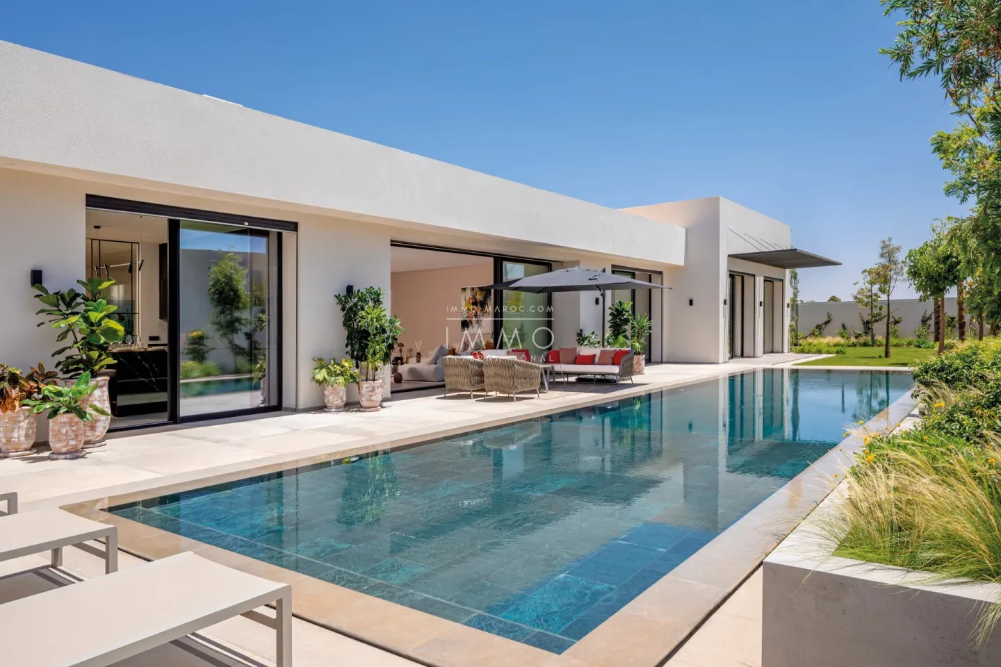 Contemporary single-storey villa