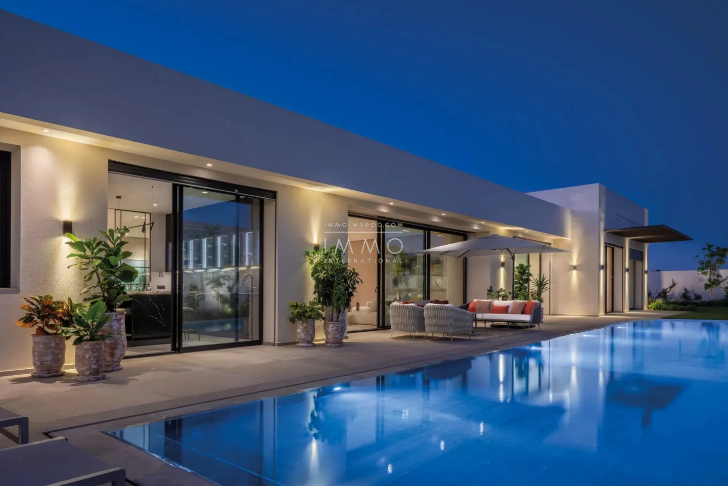 Contemporary single-storey villa