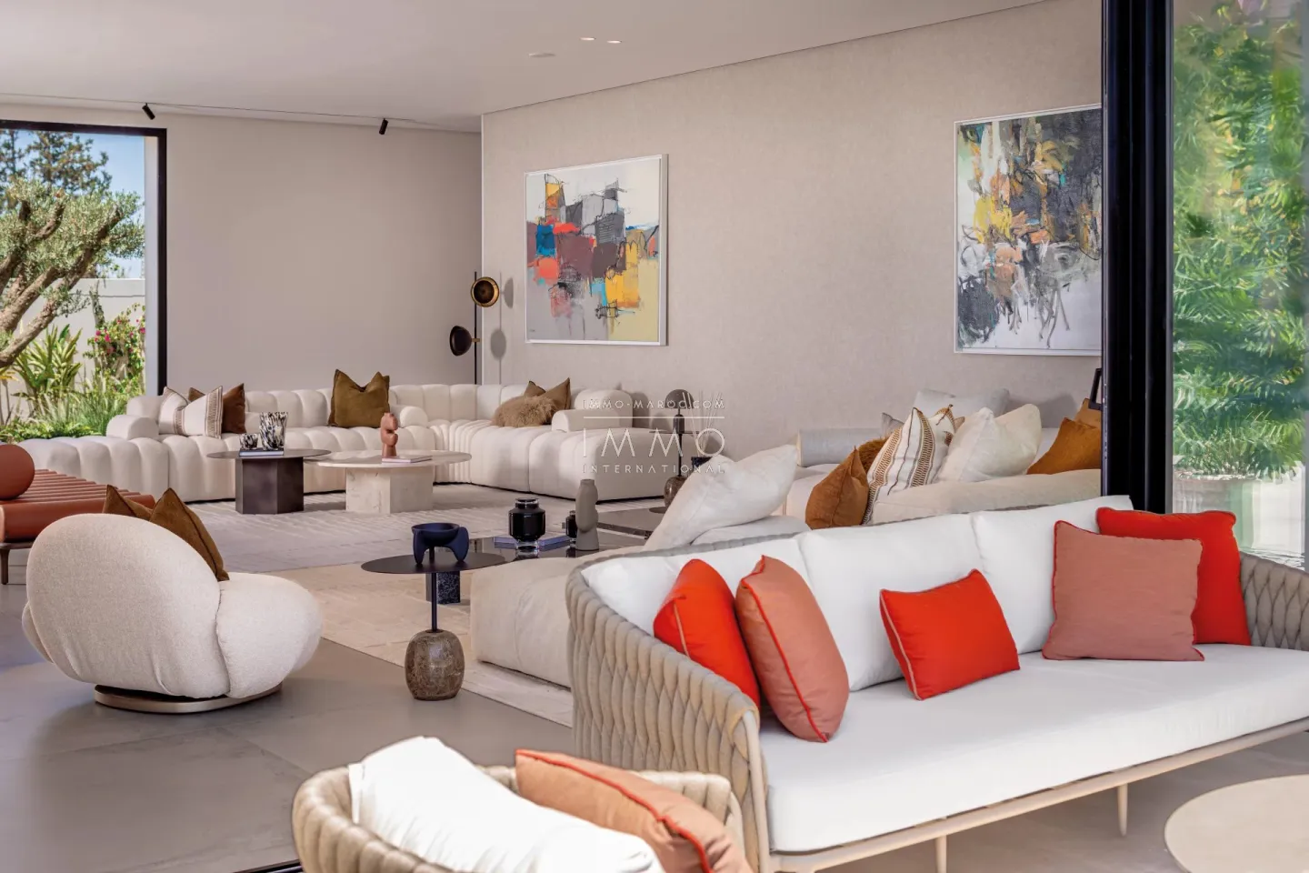 Contemporary single-storey villa