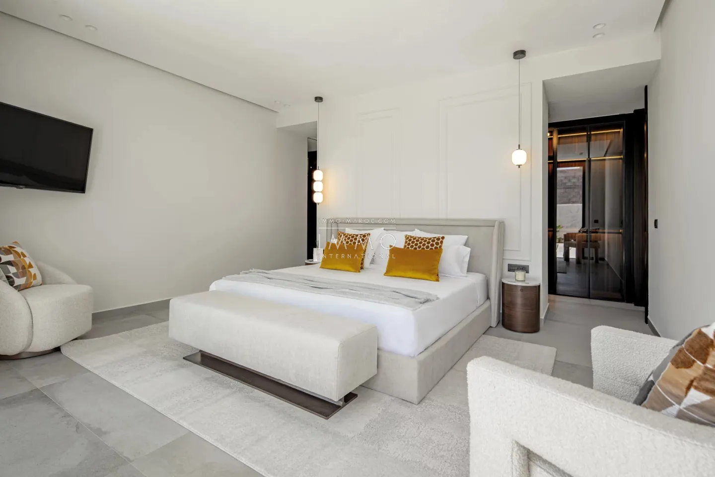 Contemporary single-storey villa