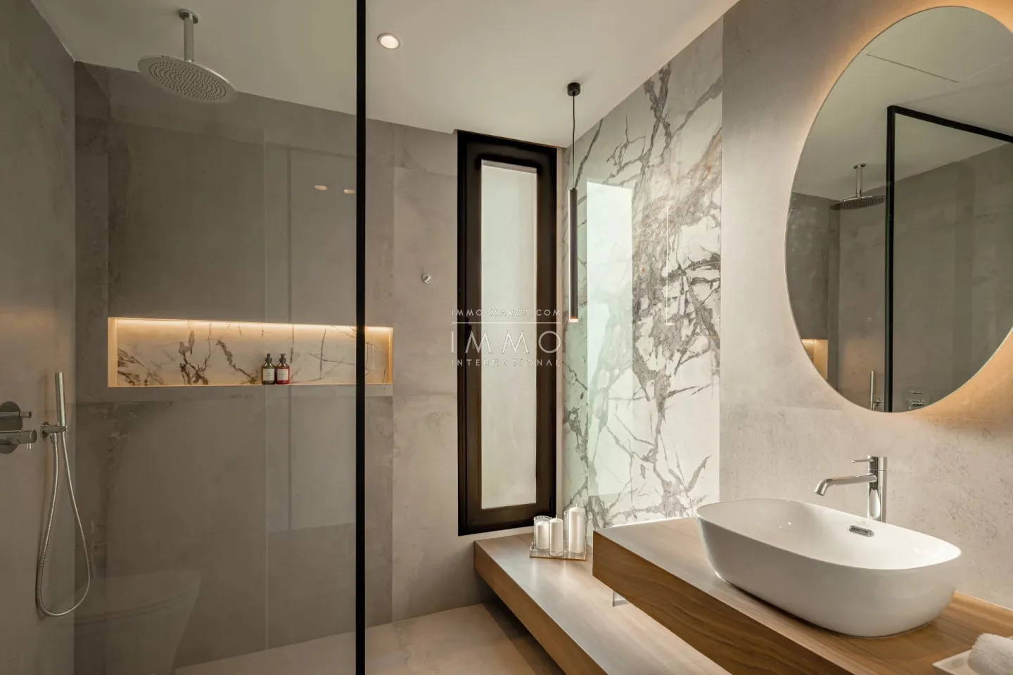 Contemporary single-storey villa