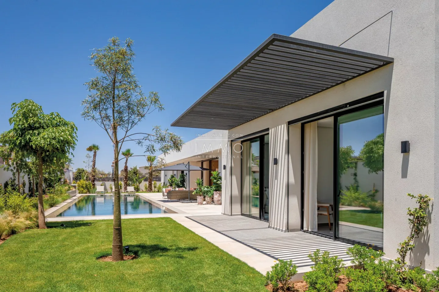 Contemporary single-storey villa