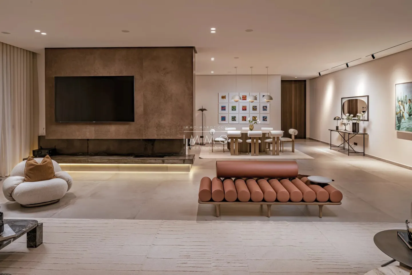 Contemporary single-storey villa