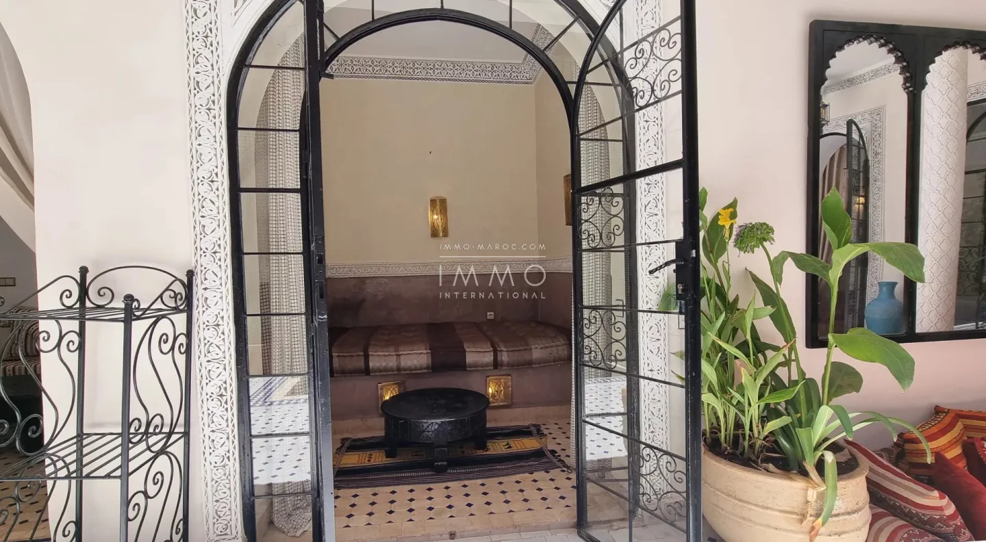 Beautiful 5-bedroom riad with bathrooms, located in the sidi mimoun district, for sale