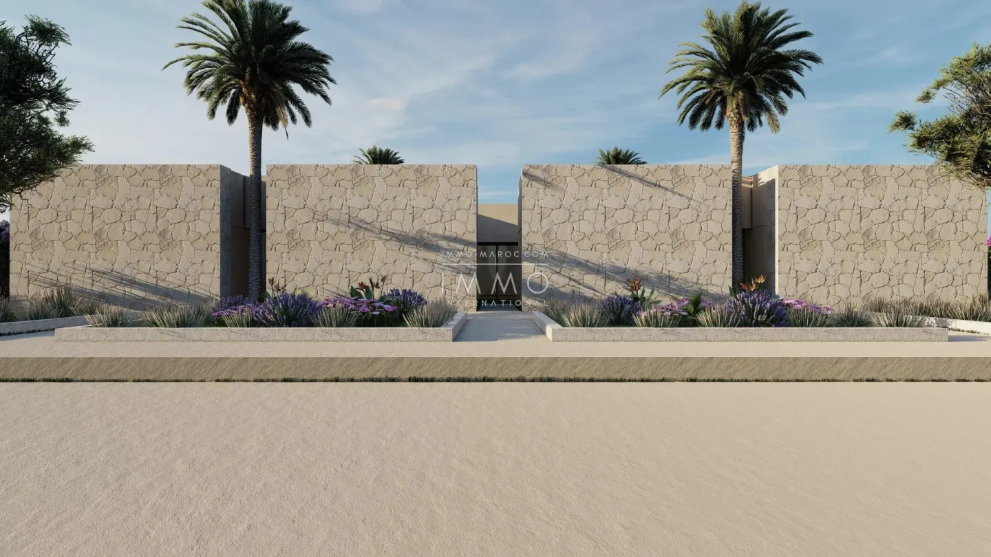 Single-story architect-designed villa on a 2400m² plot of land.