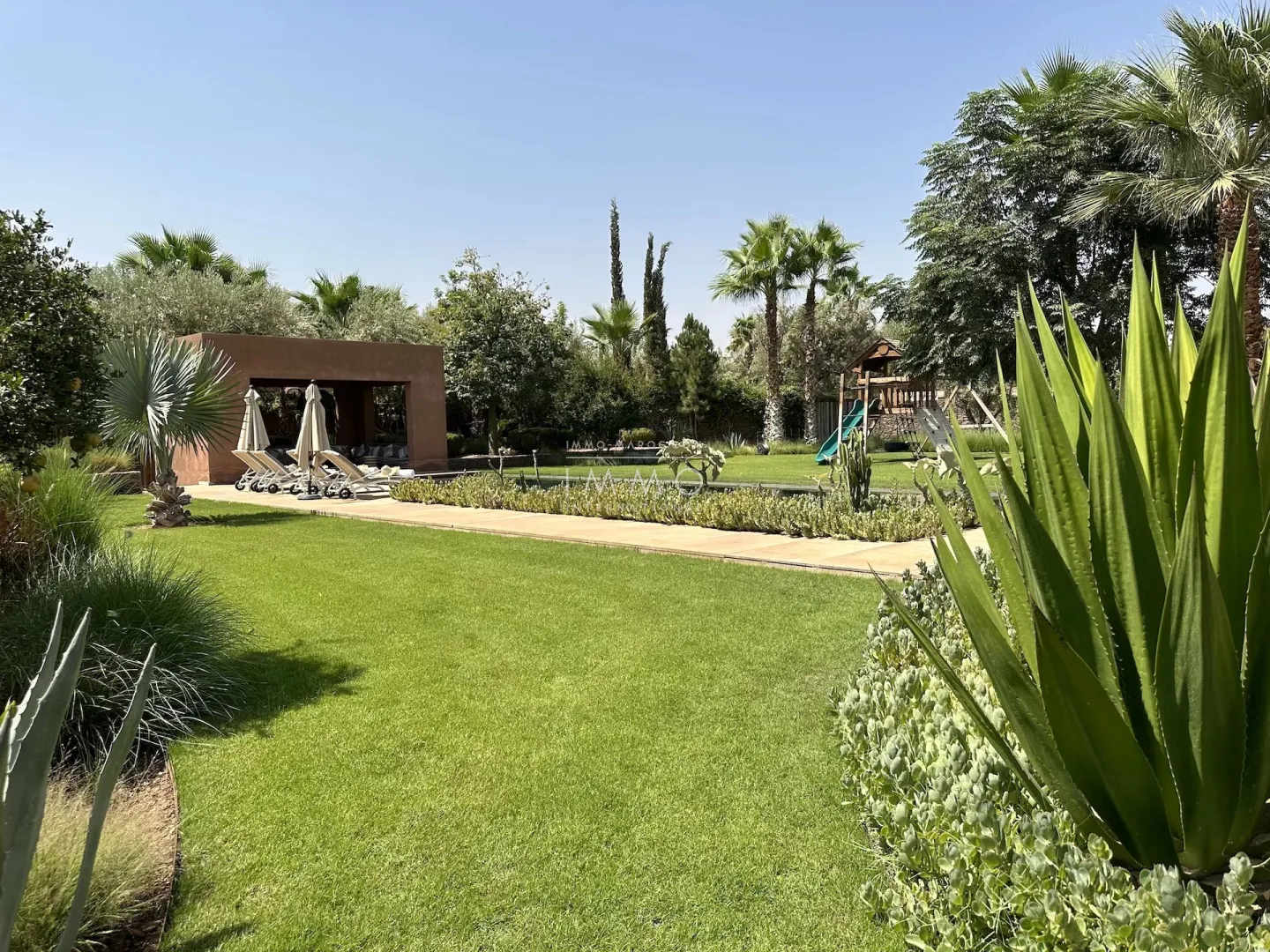 Luxury contemporary villa with infinity pool for sale on the ourika road in marrakech.