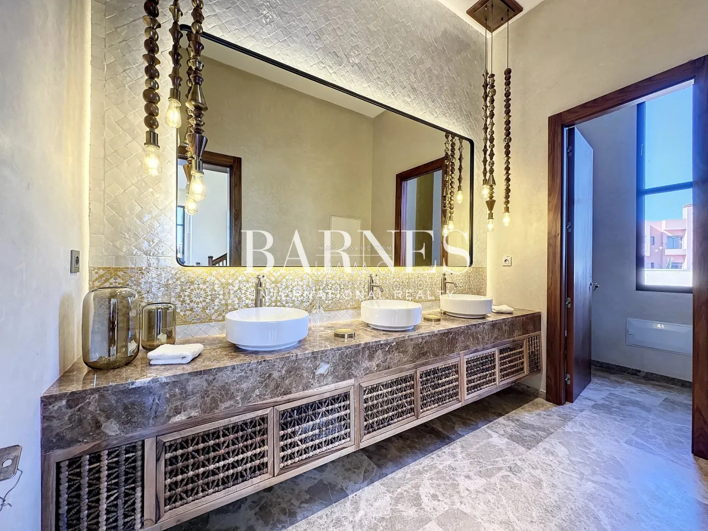 4-suite villa with a refined moroccan style, located directly on the golf course.