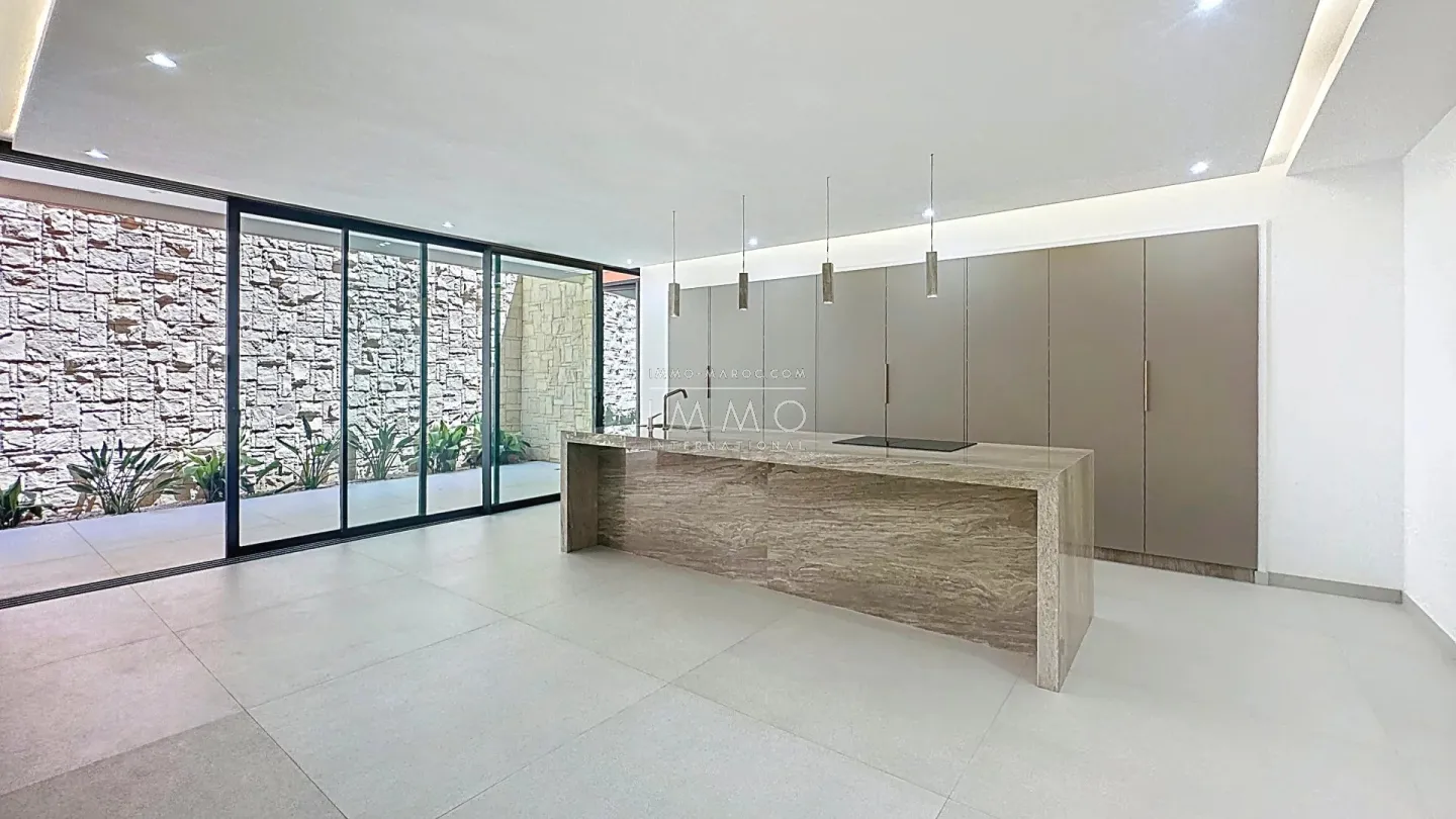 Exceptional contemporary villa in the heart of the amelkis golf club - marrakech