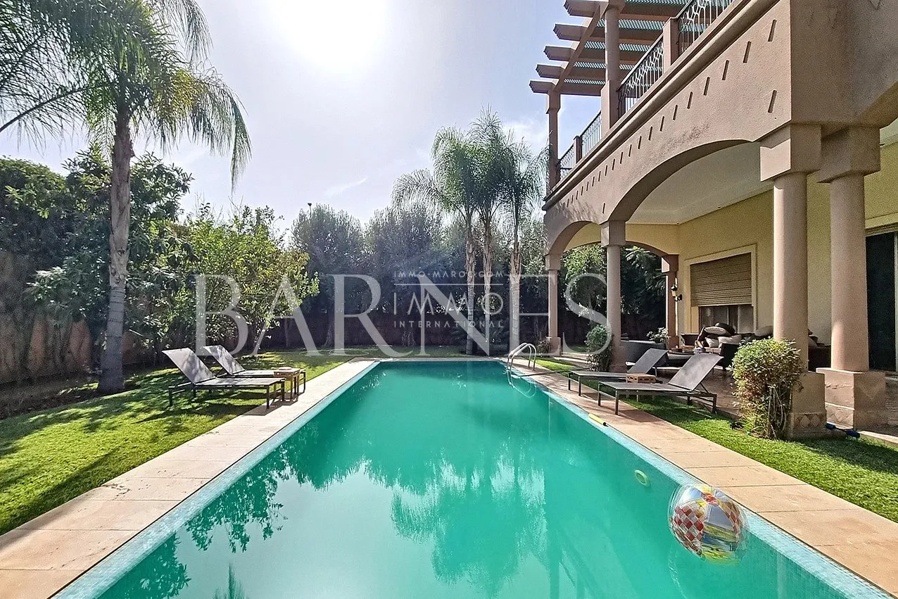 Beautiful property for sale 5 minutes from the airport