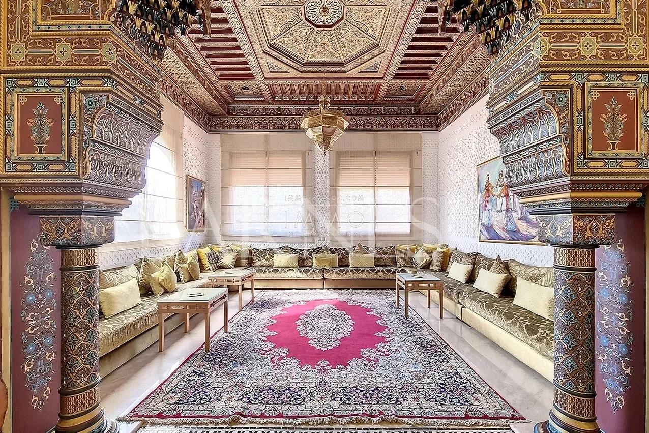 Beautiful property for sale 5 minutes from the airport