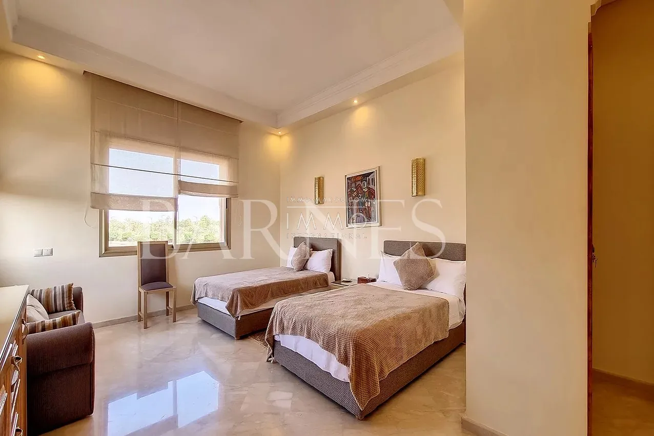 Beautiful property for sale 5 minutes from the airport