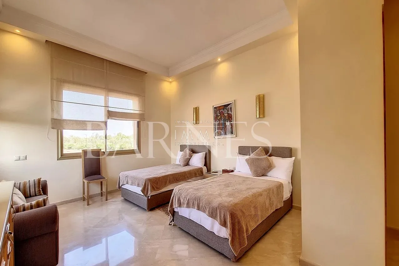 Beautiful property for sale 5 minutes from the airport