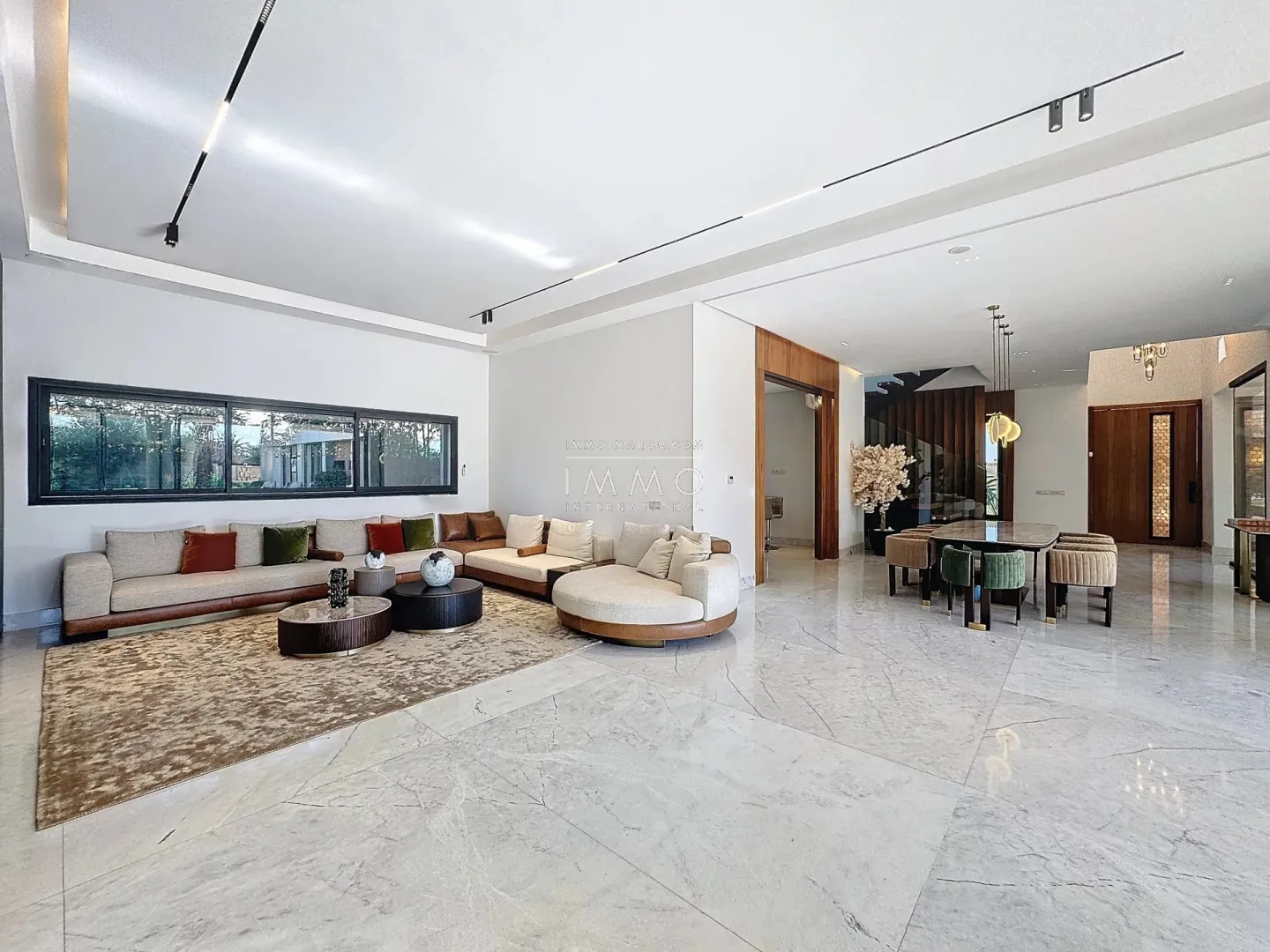 Furnished villa for sale with 5 bedrooms on the amelkis golf course.