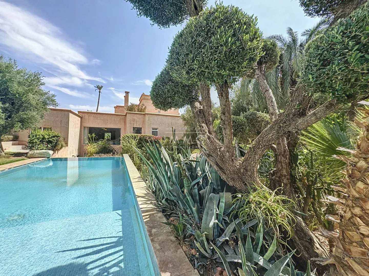 Prestigious villa for sale in the palmeraie of marrakech – 1 hectare