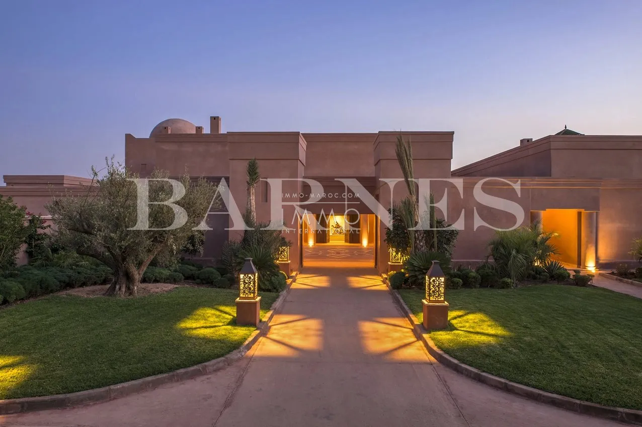 Oriental palace for sale in palmeraie marrakech