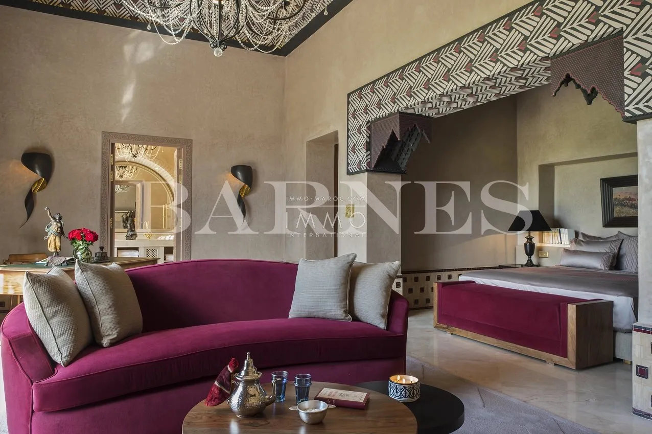 Oriental palace for sale in palmeraie marrakech