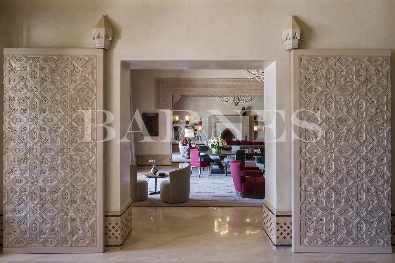 Oriental palace for sale in palmeraie marrakech