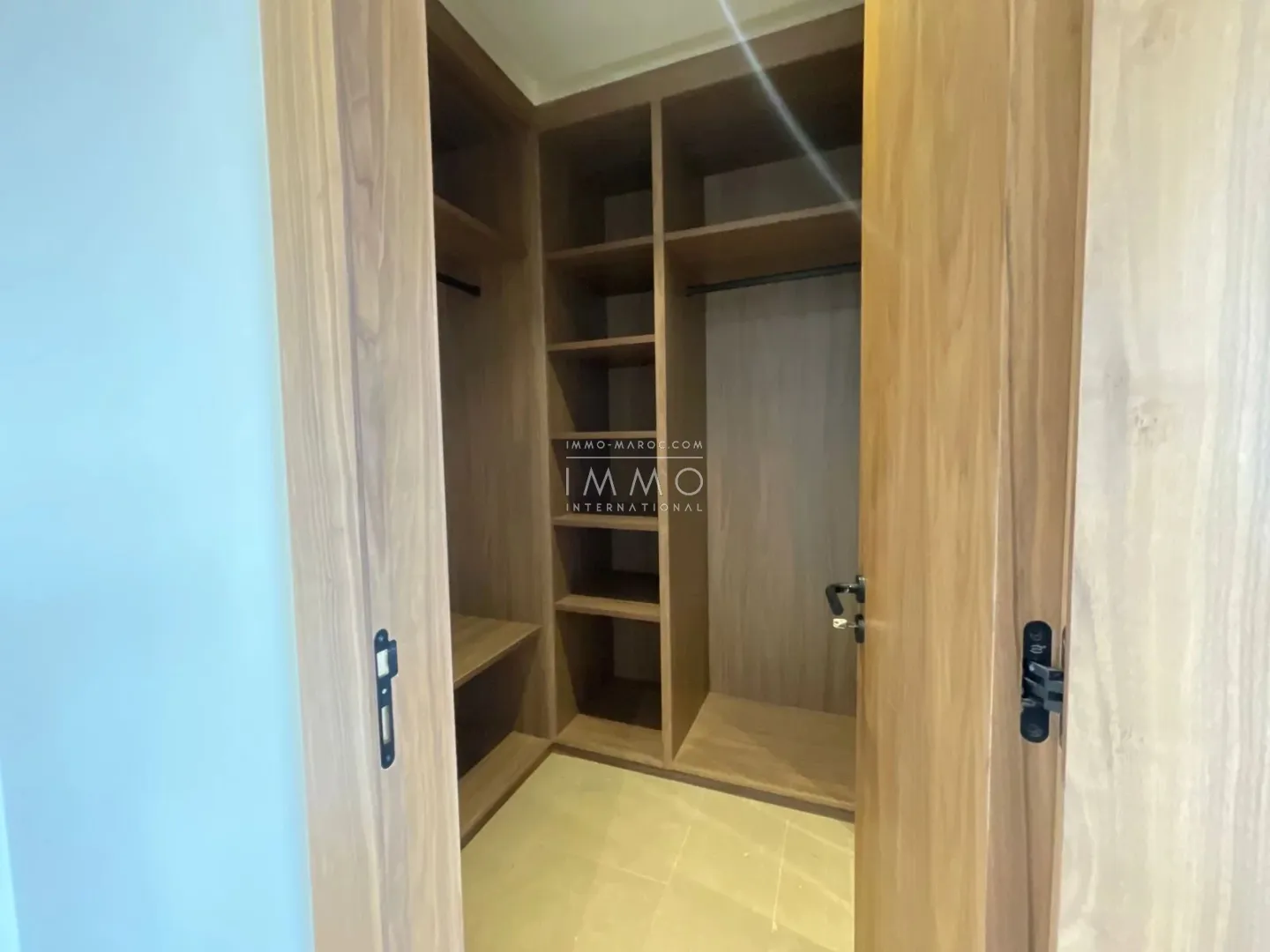 Amelkis – golf-view villa for long-term rent  405 sqm living space • 1,000 sqm plot • heated pool • 4 suites + staff bedroom