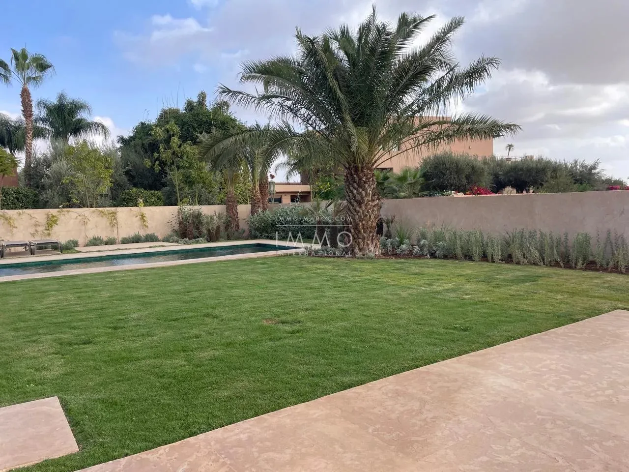 Amelkis – golf-view villa for long-term rent  405 sqm living space • 1,000 sqm plot • heated pool • 4 suites + staff bedroom