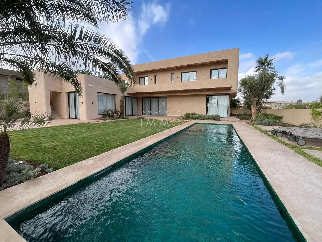 Amelkis – golf-view villa for long-term rent  405 sqm living space • 1,000 sqm plot • heated pool • 4 suites + staff bedroom