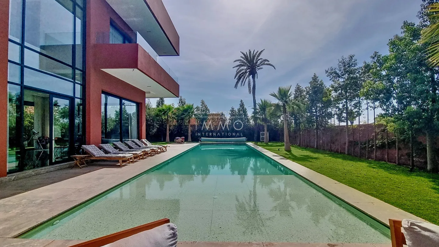 Impressive contemporary villa for sale on golf amelkis marrakech