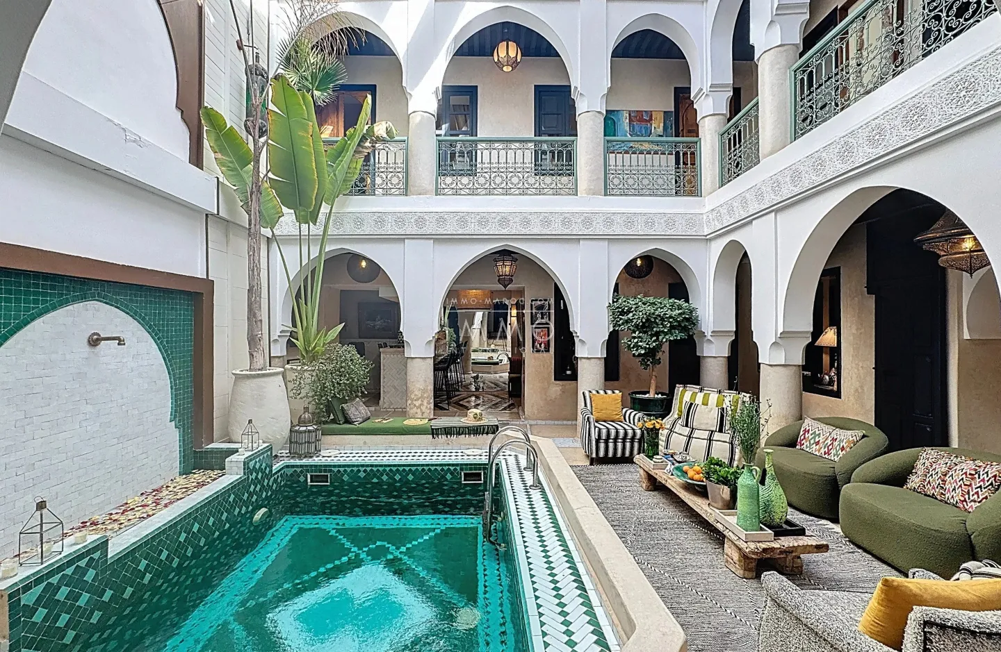 Riad de prestige a vendre – piscine chauffee et rooftop au cŒur de la medina - Photo 1