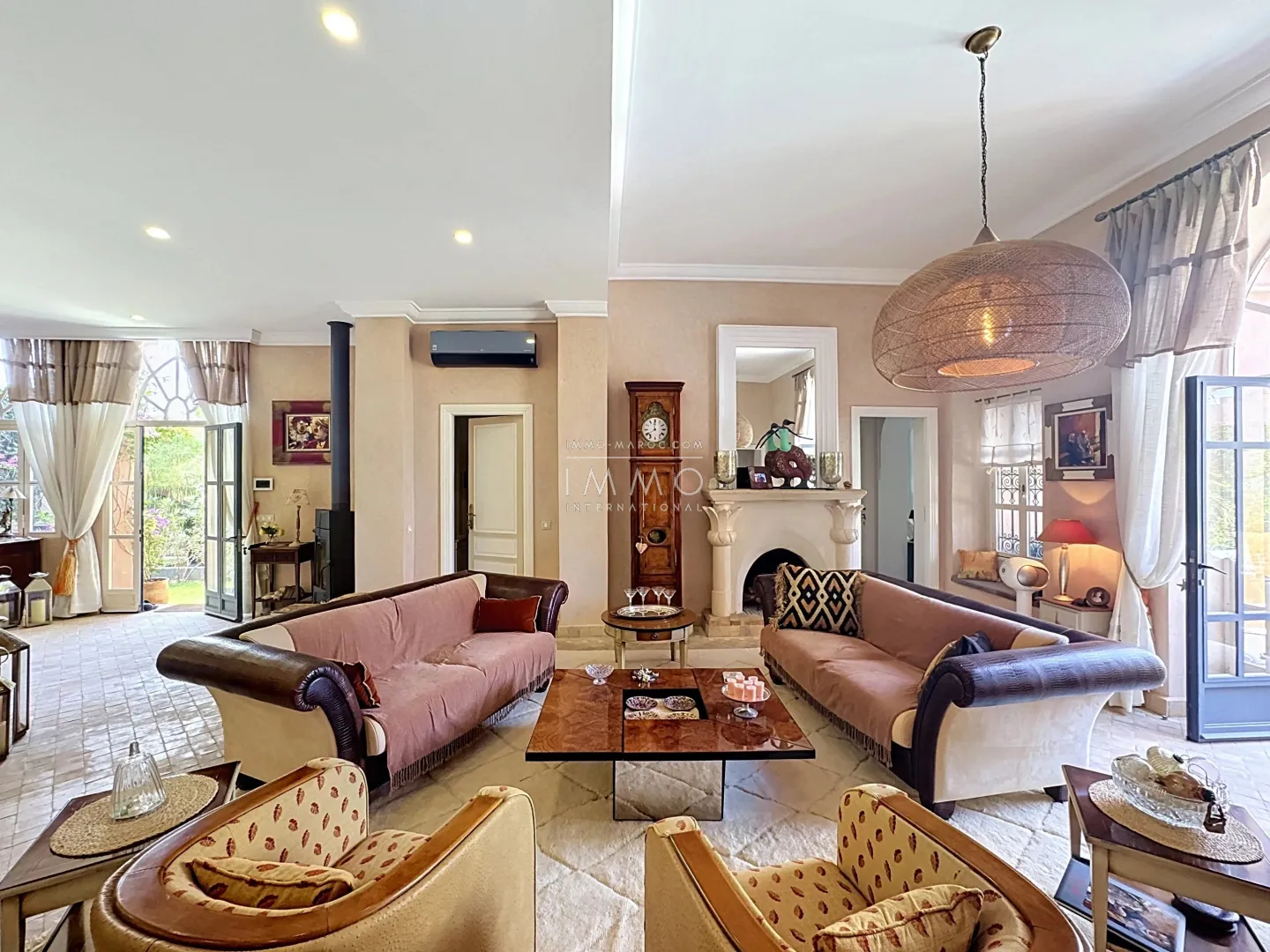 Propriété d'exception à marrakech – villa charles boccara sur 1 000 m² de terrain - Photo 2