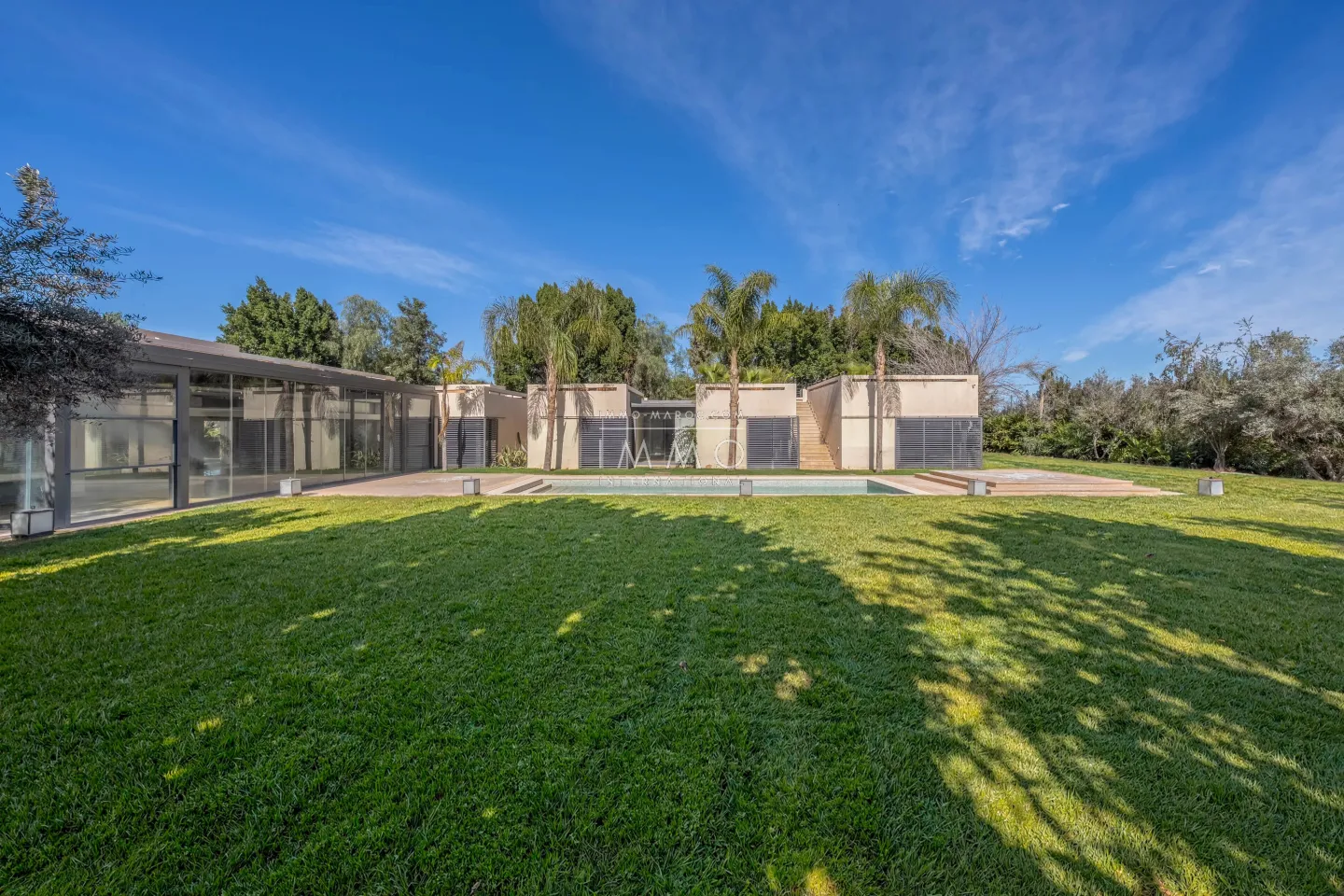 Grande villa de plain-pied en première ligne de golf à al maaden - Photo 1