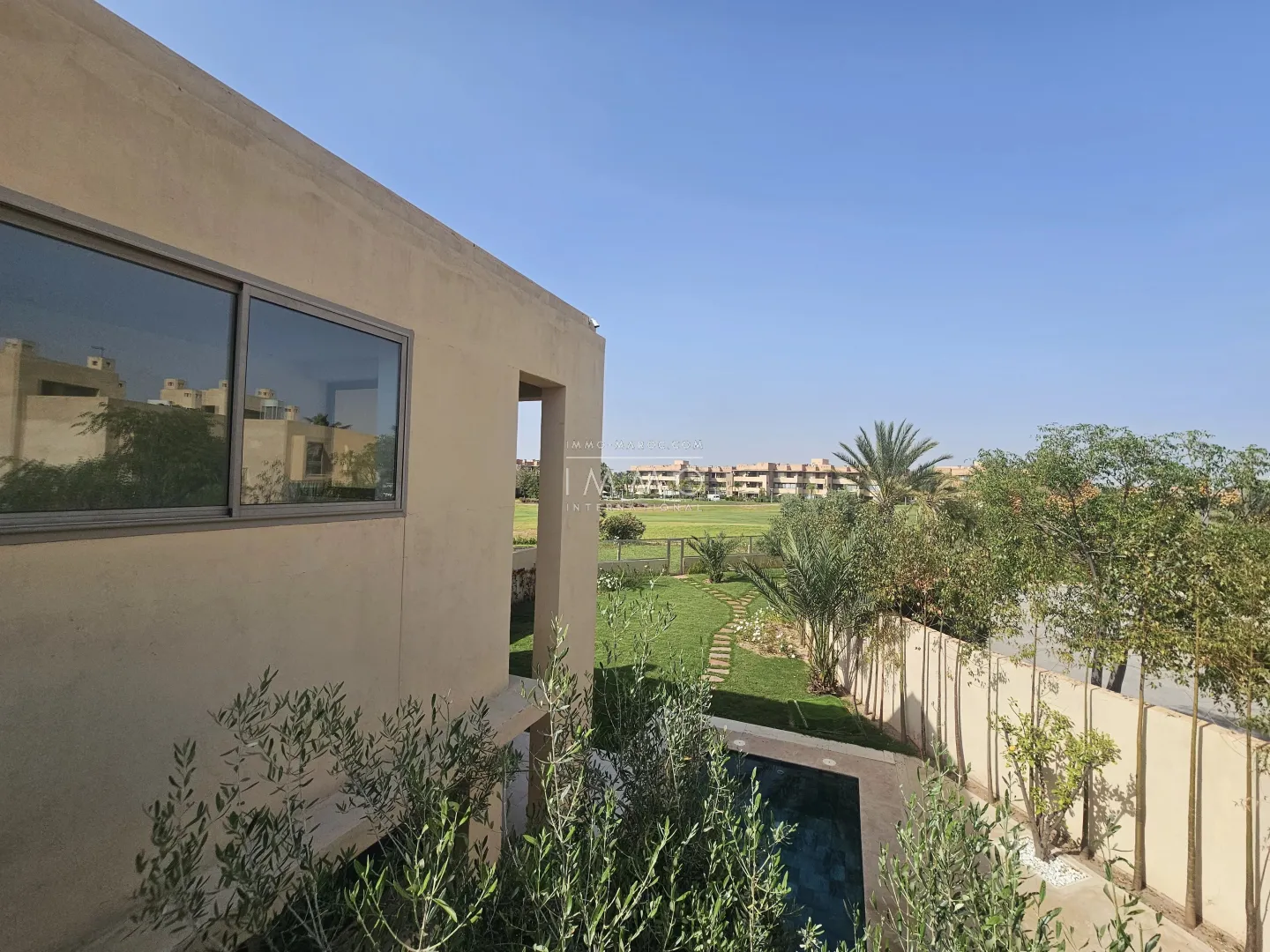Villa contemporaine sur golf à proximité du centre-ville - Photo 17