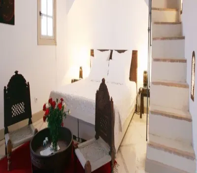 purchase riad guesthouse Marrakech less than 10 minutes instead of Kasbah