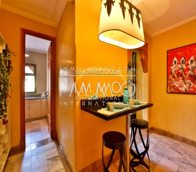 Venta apartamento con piscina y jardín en la palma de la mano.