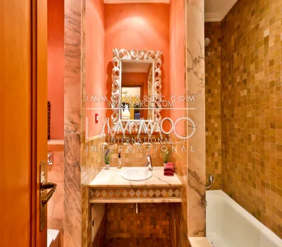 Venta apartamento con piscina y jardín en la palma de la mano.